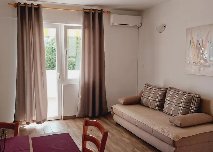 Apartments Nikola Caska