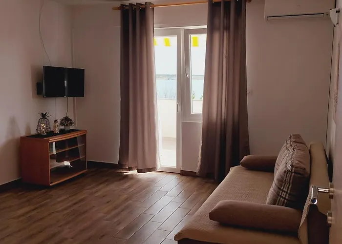 Apartments Nikola Caska