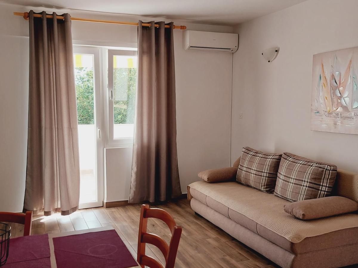 Nikola Caska Apartment Novalja