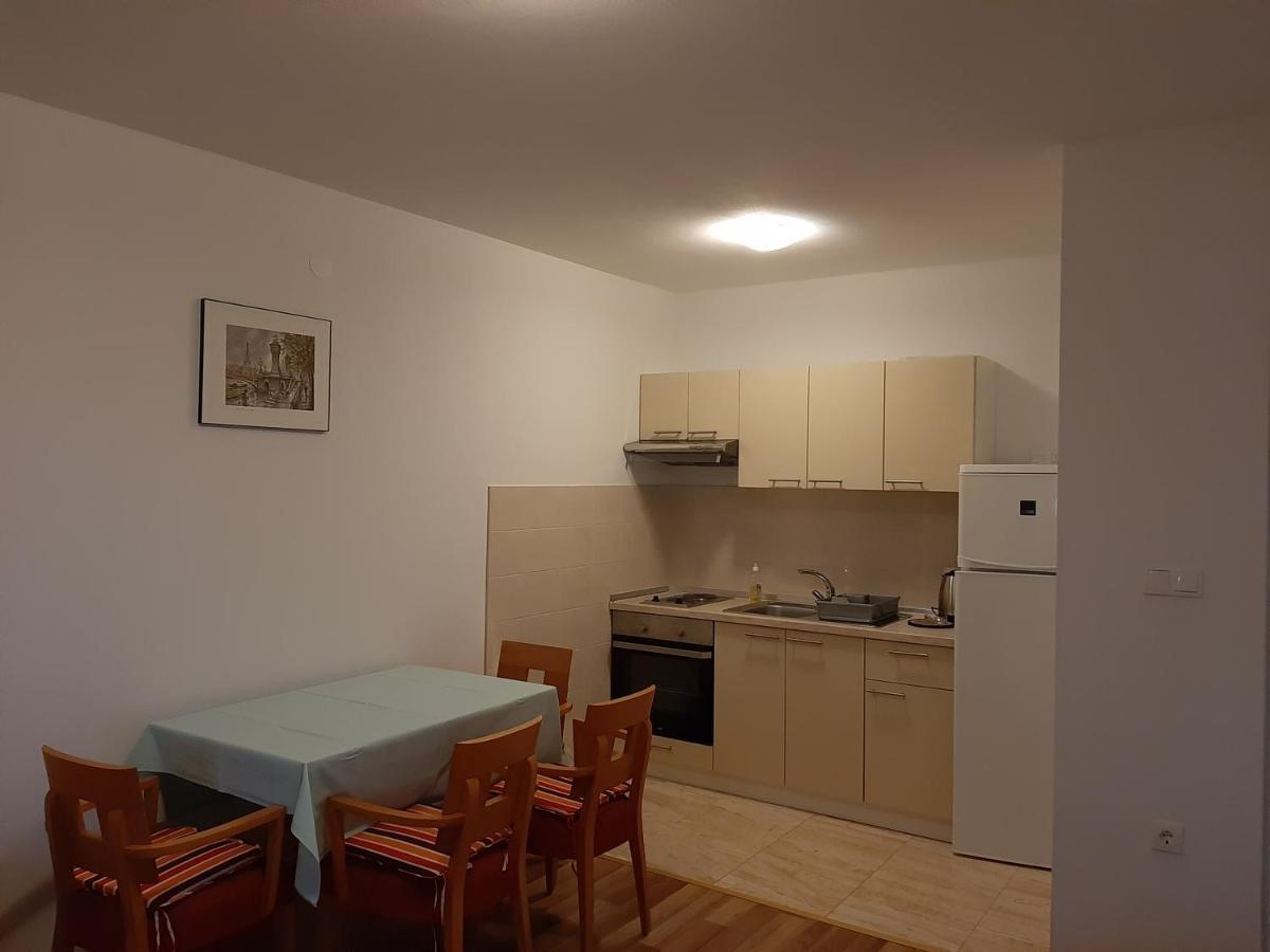 Nikola Caska Apartment Novalja
